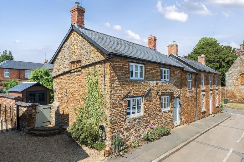 Click the photo for more details of King Street, Maidford, NN12
