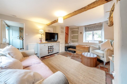 Click the photo for more details of King Street, Maidford, NN12