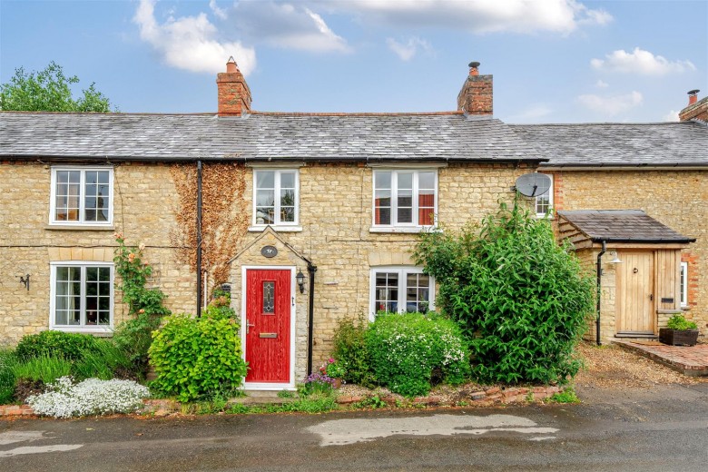 Click the photo for more details of Lower Street, Pury End, NN12