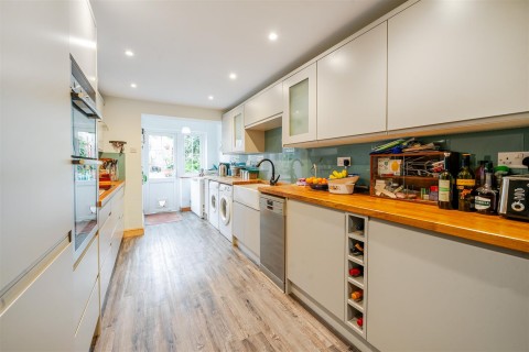 Click the photo for more details of Lower Street, Pury End, NN12