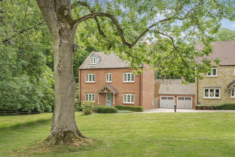 Click the photo for more details of Drayson Way, Towcester, NN12