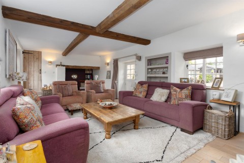 Click the photo for more details of Main Road, Crick, Northampton