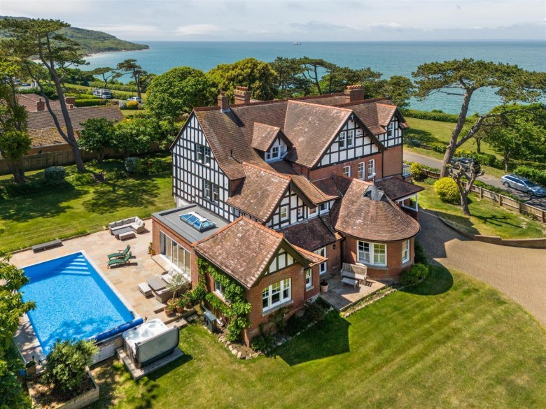 Click the photo for more details of Totland Bay, Isle of wight