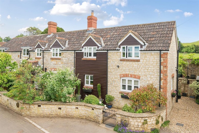 Click the photo for more details of Sutton Montis, Yeovil, Somerset