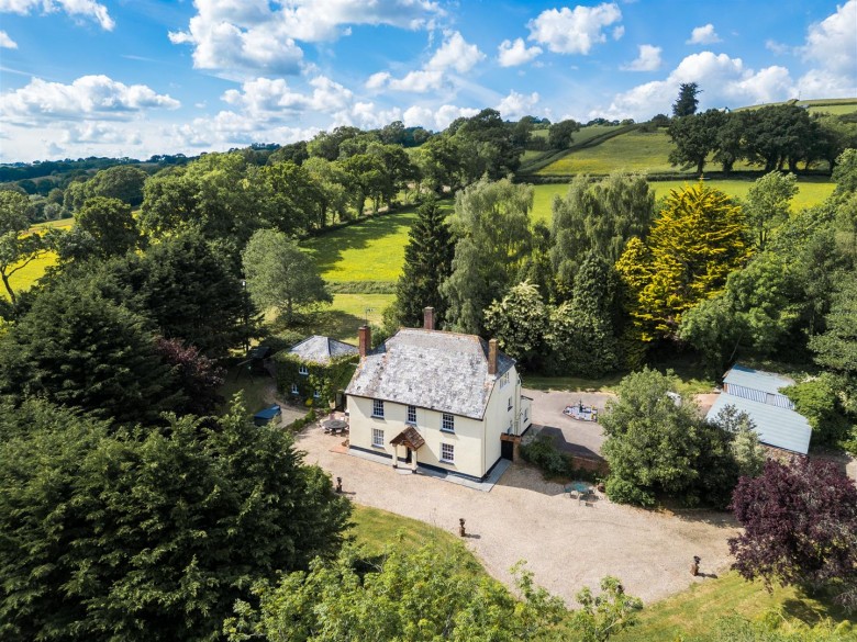 Click the photo for more details of Tedburn Road, Whitestone, Exeter