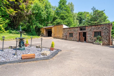 Click the photo for more details of Tedburn Road, Whitestone, Exeter