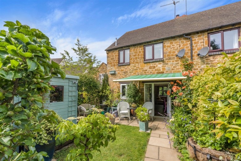 Click the photo for more details of Rose Hall Lane, Middleton Cheney, Banbury