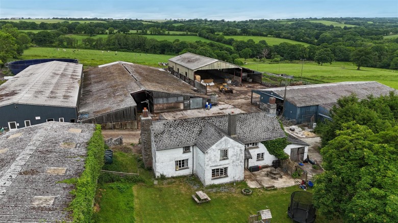 Click the photo for more details of Bratton Clovelly