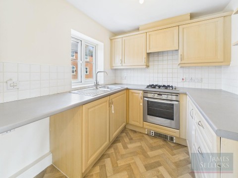 Click the photo for more details of 2 bedroom FREEHOLD apartment WITH GARAGE - Shipton Road, Hamilton, Leicester