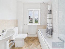 Images for 2 bedroom FREEHOLD apartment WITH GARAGE - Shipton Road, Hamilton, Leicester