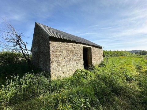 Click the photo for more details of Queen Camel, Somerset