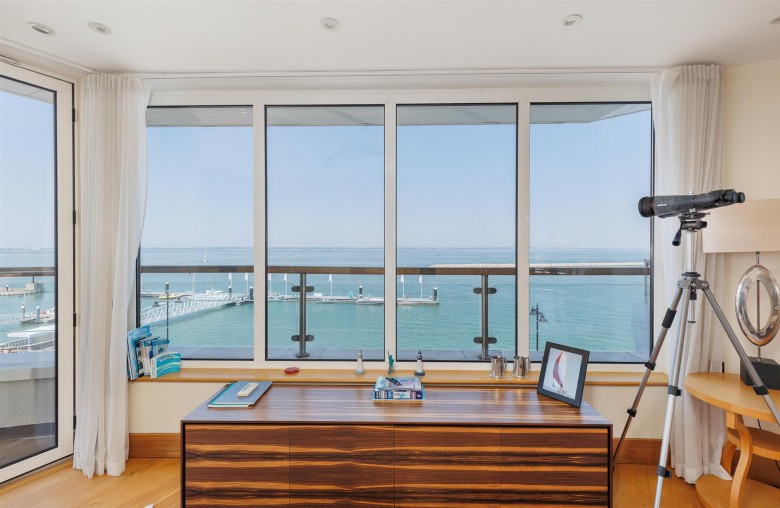 Click the photo for more details of Cowes, Isle of Wight