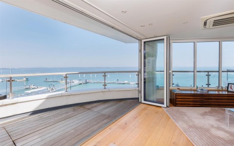 Click the photo for more details of Cowes, Isle of Wight