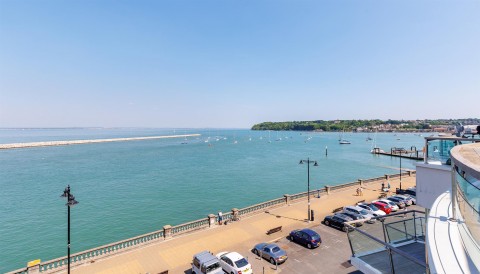 Click the photo for more details of Cowes, Isle of Wight