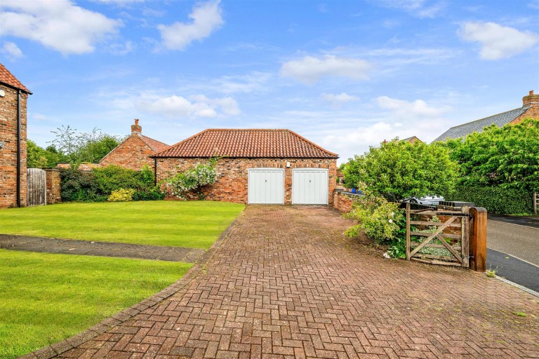 Images for Old Rectory Gardens, Sturton By Stow