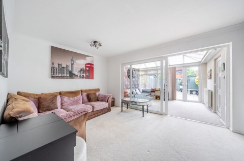 Click the photo for more details of Whernside, Rugby, CV21