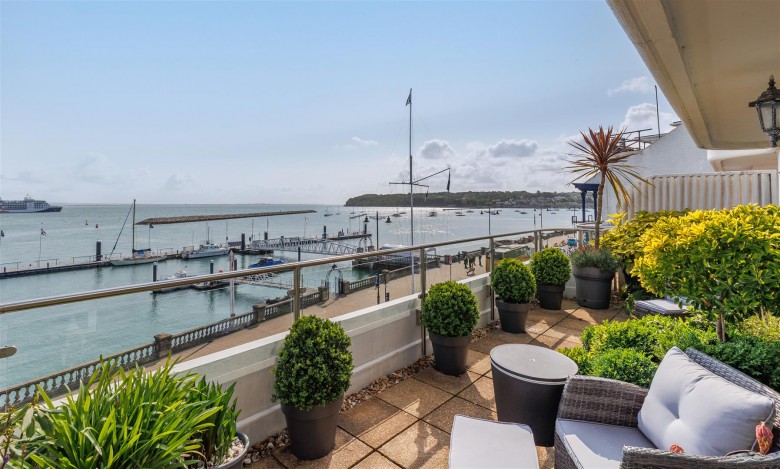 Click the photo for more details of Cowes, Isle of Wight
