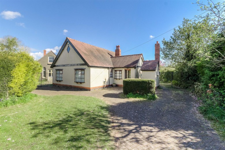 Click the photo for more details of Lutterworth Road, Nuneaton, CV11