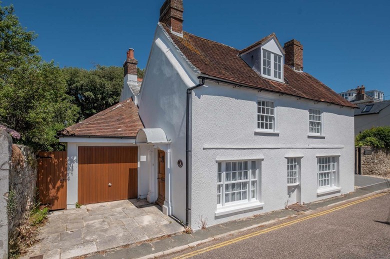 Click the photo for more details of High Street, Yarmouth