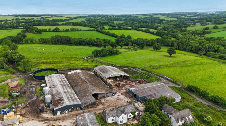 Click the photo for more details of Bratton Clovelly
