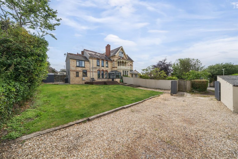 Click the photo for more details of Fort Hill, Barnstaple
