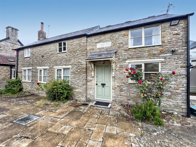 Click the photo for more details of Stourton Caundle, Sturminster Newton