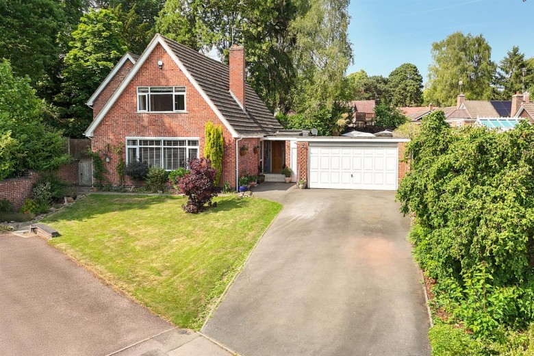 Click the photo for more details of Hewitt Drive, Kirby Muxloe, Leicester, LE9