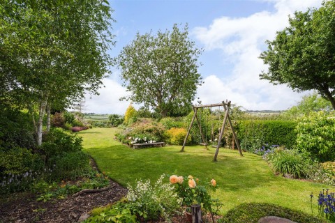 Click the photo for more details of Bourton-On-The-Water, Gloucestershire