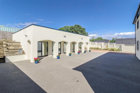 Click the photo for more details of Badby Lane, Staverton, NN11