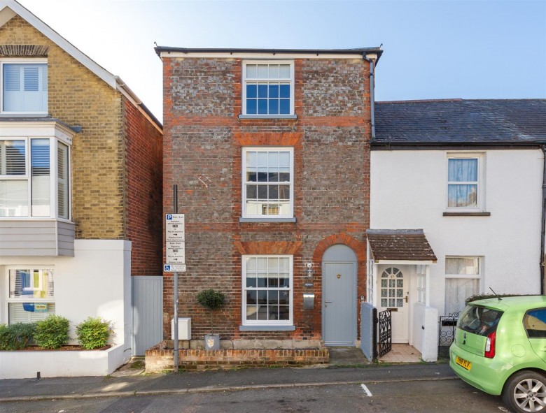 Click the photo for more details of Cowes, Isle of Wight