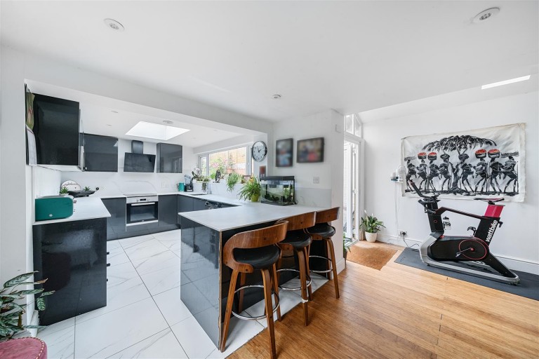 Images for Peaslands Road, Sidmouth