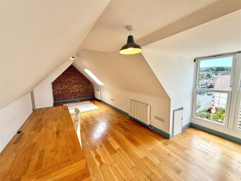 Click the photo for more details of Totland Bay, isle of Wight