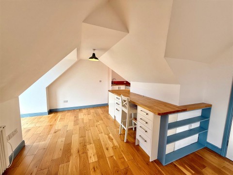 Click the photo for more details of Totland Bay, isle of Wight