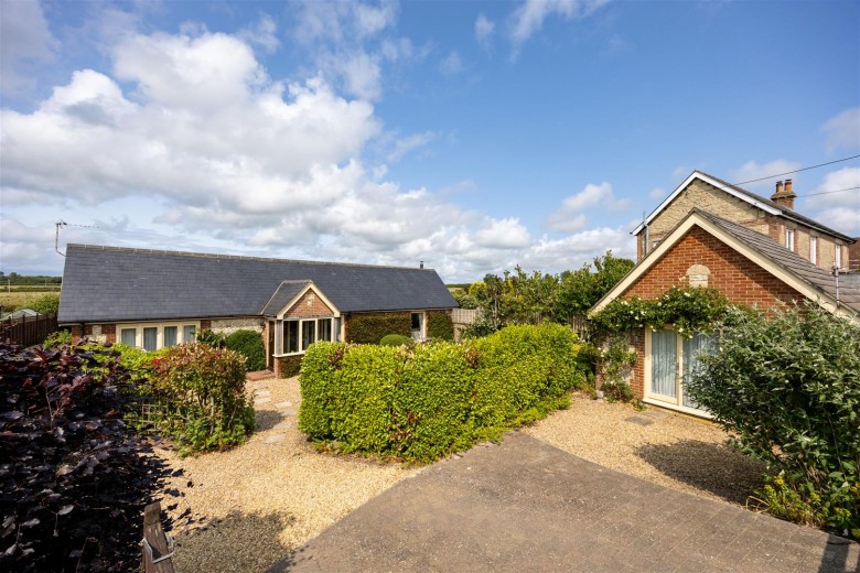 Click the photo for more details of Wellow, Isle of Wight
