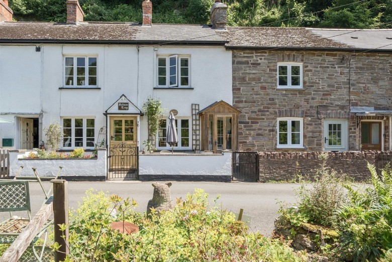 Click the photo for more details of Northmoor Road, Dulverton