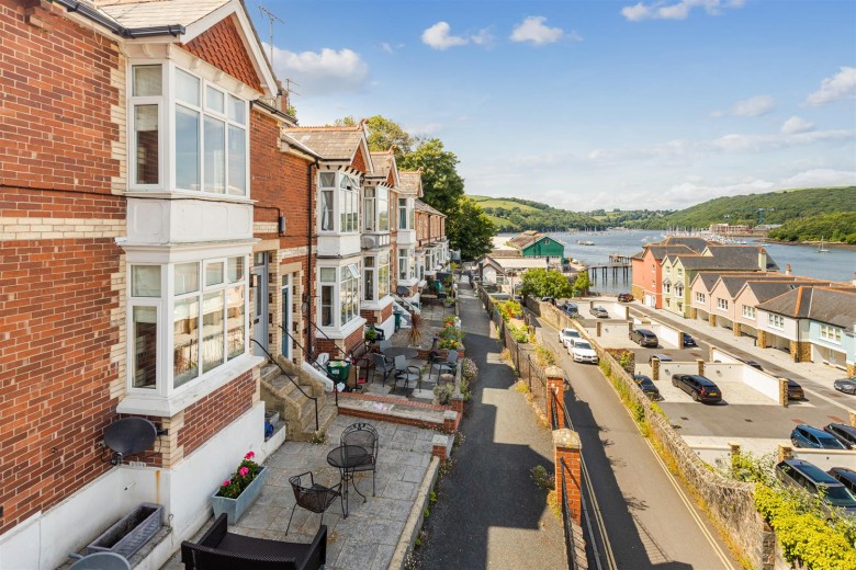 Click the photo for more details of Sandquay Road, Dartmouth