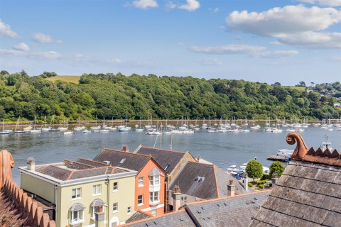 Click the photo for more details of Sandquay Road, Dartmouth