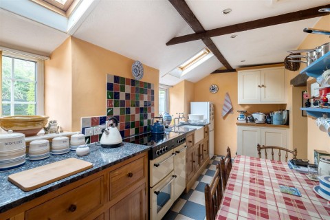 Click the photo for more details of Middle Street, North Perrott, Crewkerne