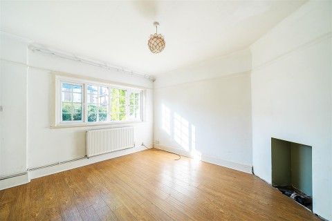 Click the photo for more details of Julians Road, Wimborne