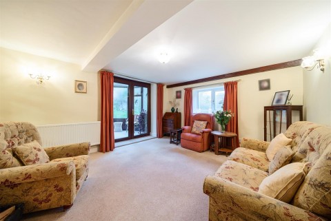 Click the photo for more details of Thurloxton, Taunton