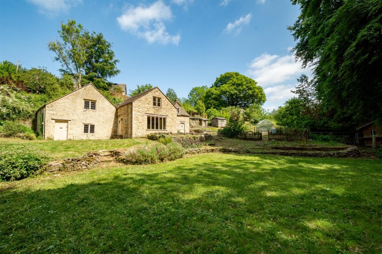 Click the photo for more details of Oakridge Lynch, Gloucestershire