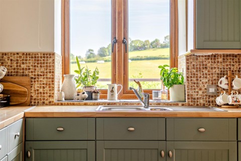 Click the photo for more details of Great Leigh, Doddiscombsleigh, Exeter