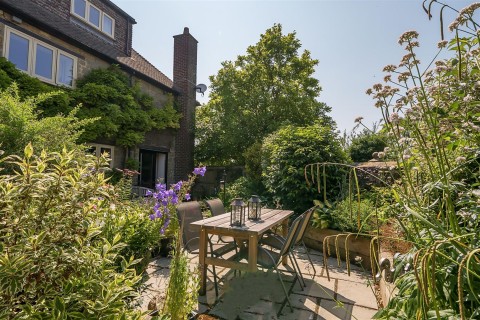 Click the photo for more details of Abbey Walk, Shaftesbury