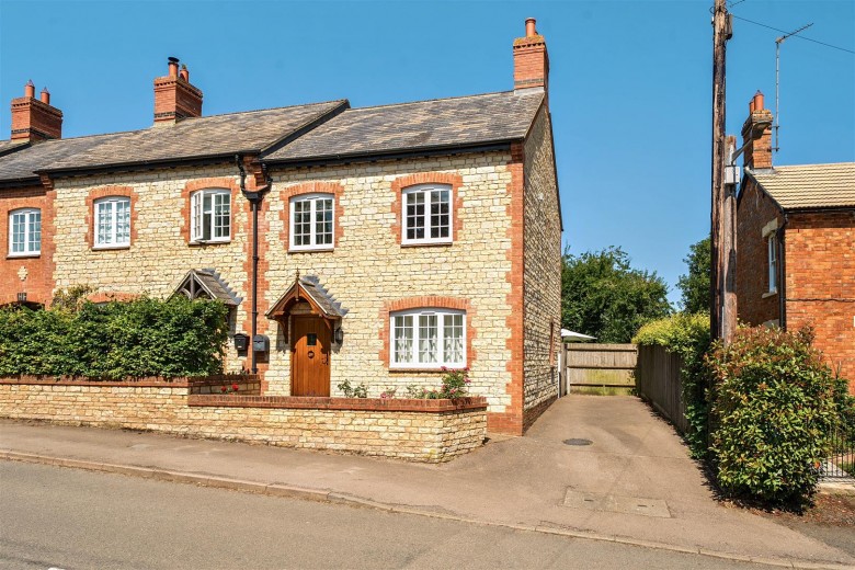 Click the photo for more details of Wappenham Road, Abthorpe, NN12