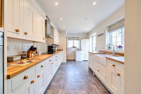 Click the photo for more details of Wappenham Road, Abthorpe, NN12