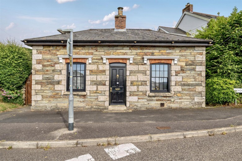 Click the photo for more details of Devoran, Truro