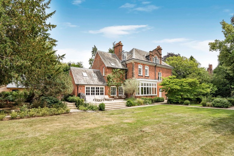 Click the photo for more details of Ratcliffe Road, Stoneygate, Leicester