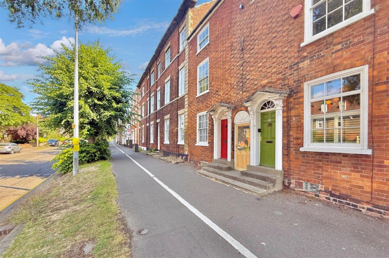 Click the photo for more details of North Parade, Grantham