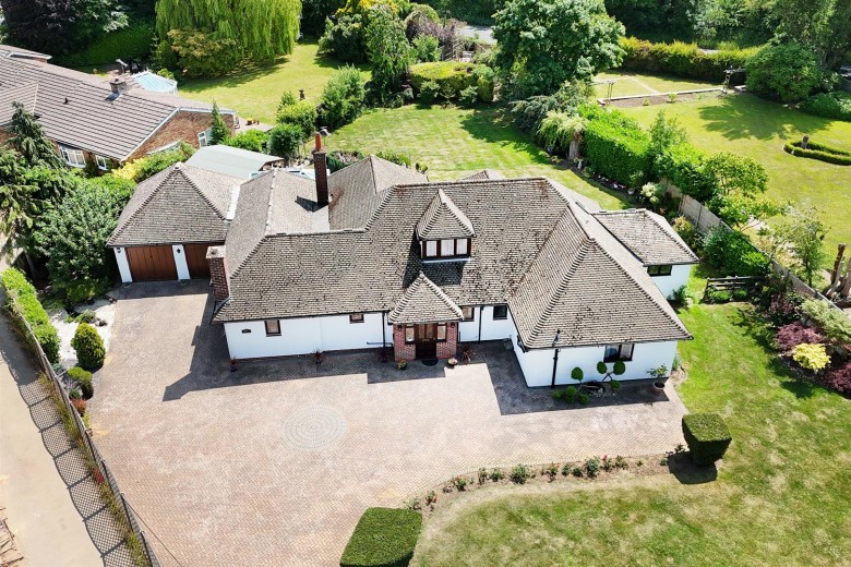 Click the photo for more details of Southam Road, Dunchurch, Rugby, CV22