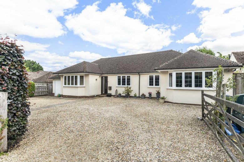 Click the photo for more details of Grange Avenue, Rotherfield Peppard